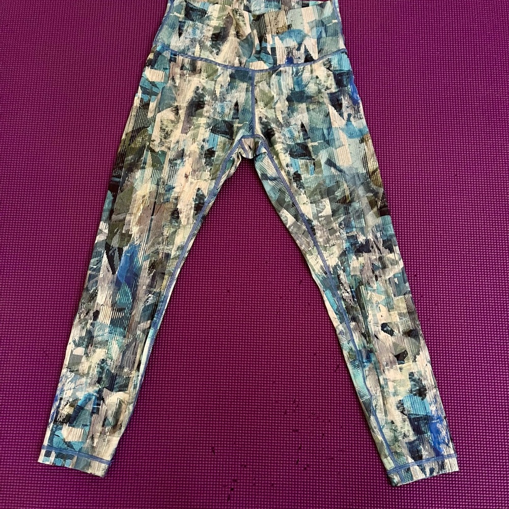Lululemon Crop Leggings, size 8